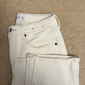 Abercrombie & Fitch Off-White 90s relaxed high rise Jean Pants